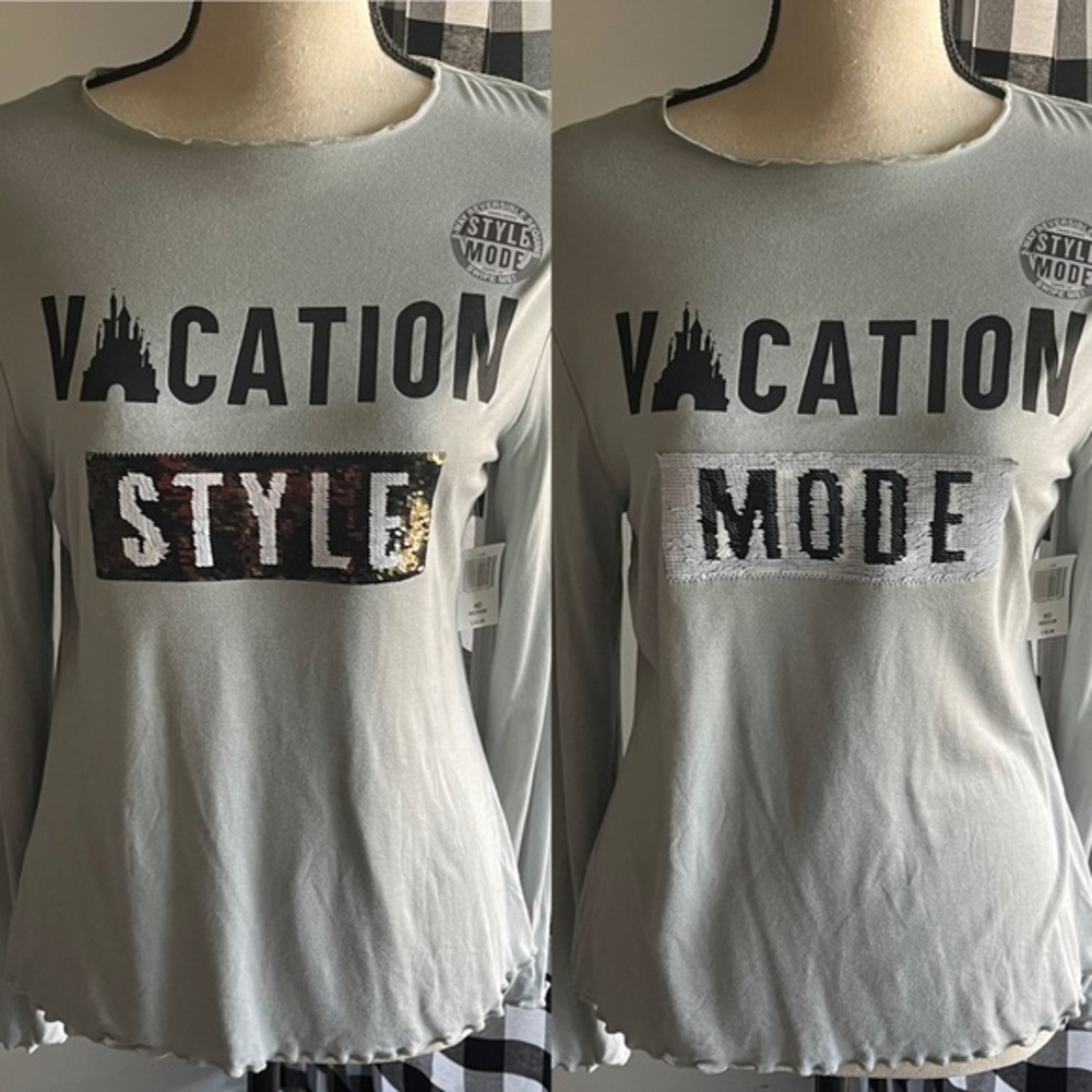 Vacation Style/ Mode Long Sleeve Medium Tee